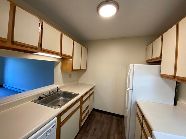 Building Photo - 121 Eastern Ave