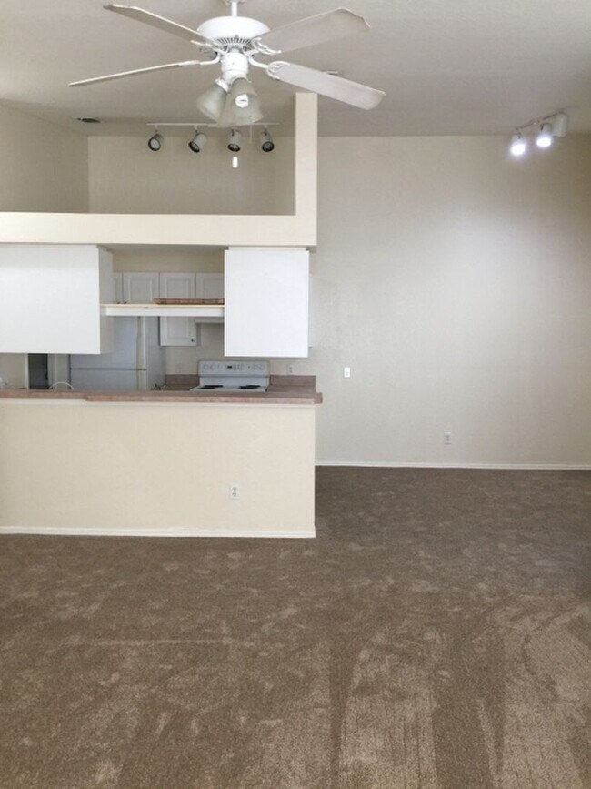 Building Photo - THREE BEDROOM CONDO AVAIILABLE IN BELMONT