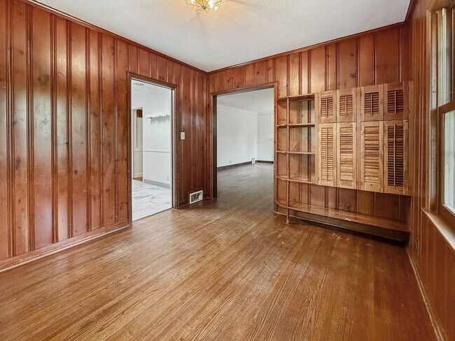 Building Photo - 1201 E 54th St