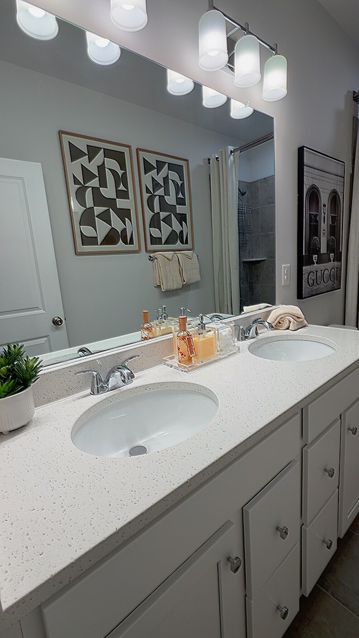 Building Photo - 9222 Magellan Pky