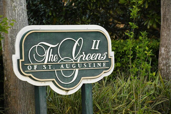 Building Photo - Located in St Augustine Shores, this 2 bed...