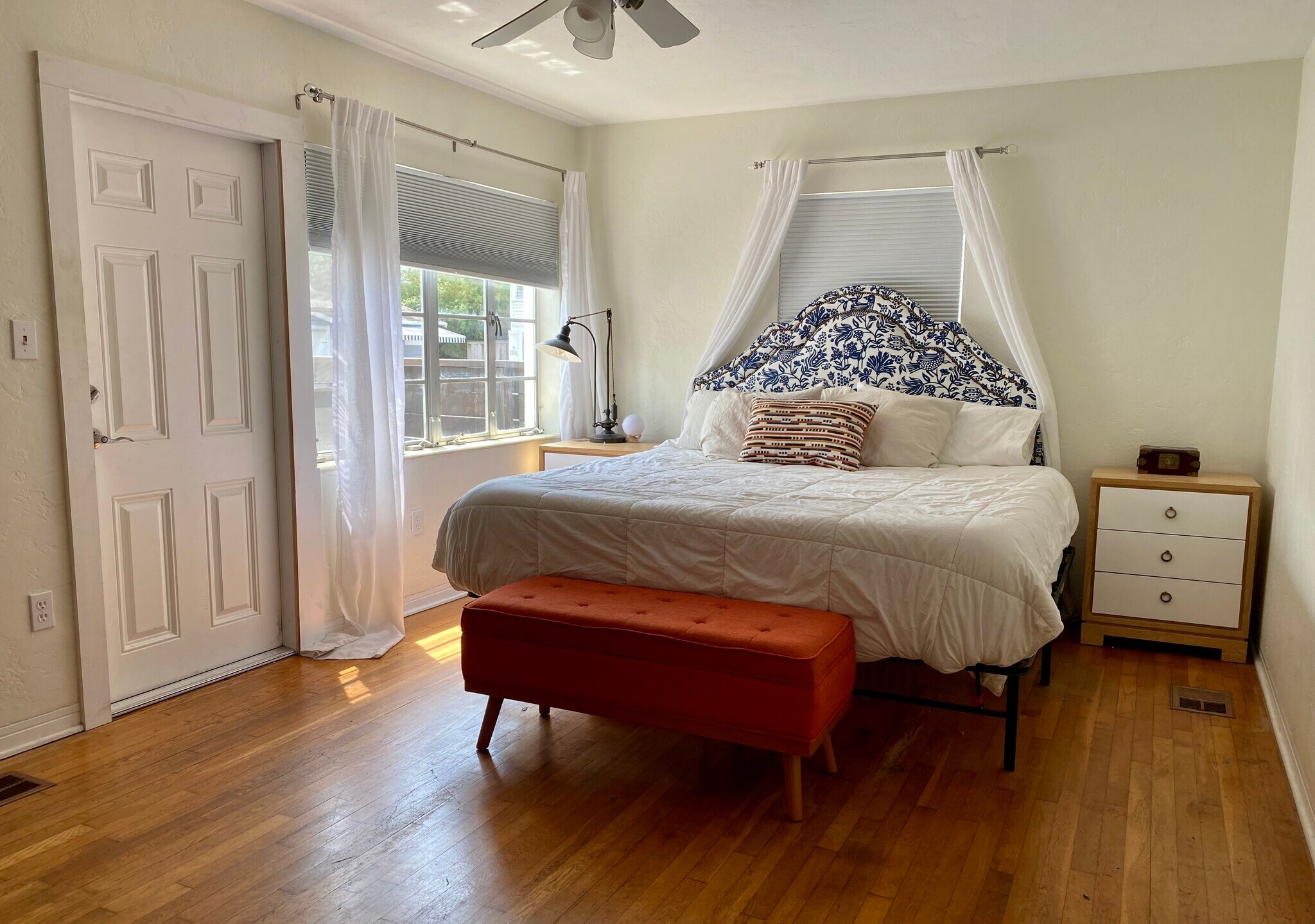 Building Photo - 306 14th Ave NE