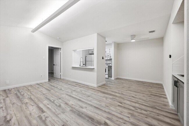 Building Photo - 3609 Leafield Dr