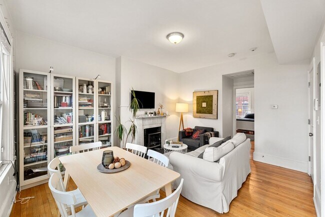 Building Photo - 62 W Cedar St