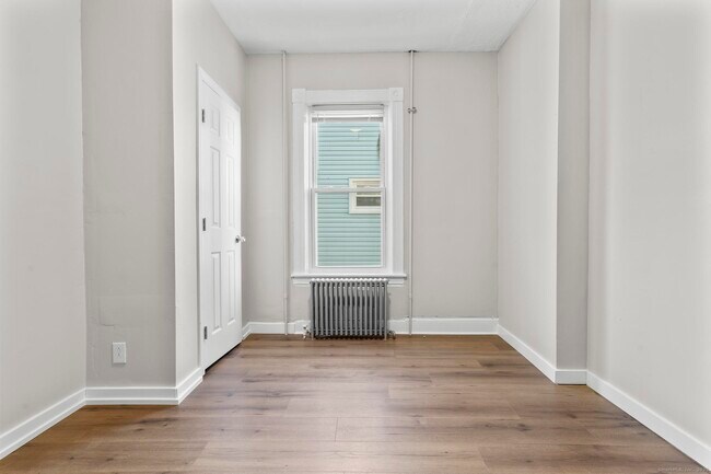 Building Photo - 394 Gregory St