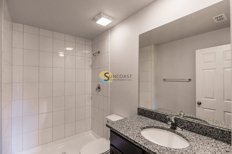 Building Photo - 1937 Laverna Ave