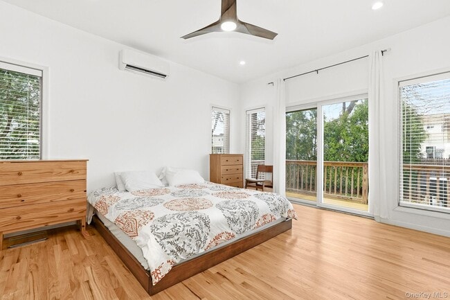 Building Photo - 11 S Cedar St