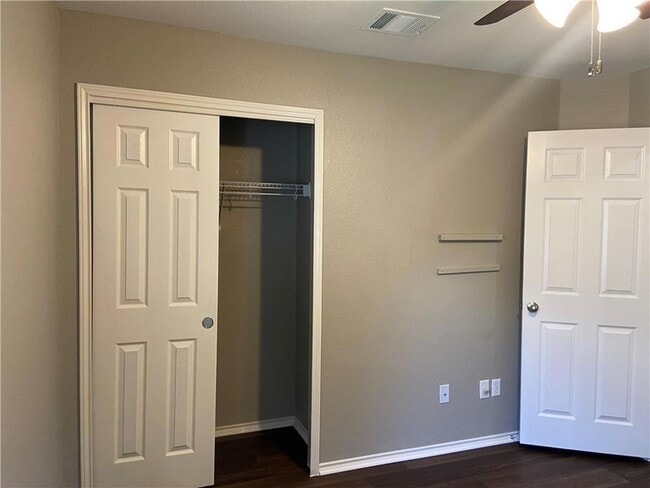 Building Photo - 1513 Big Bend Dr