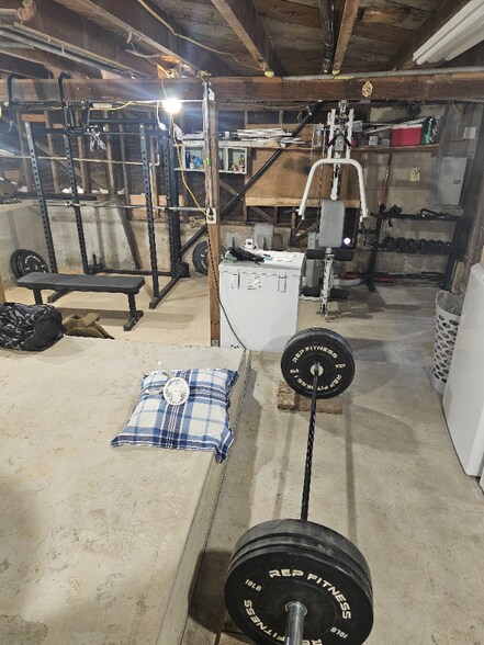 Building Photo - 2512 Butte St