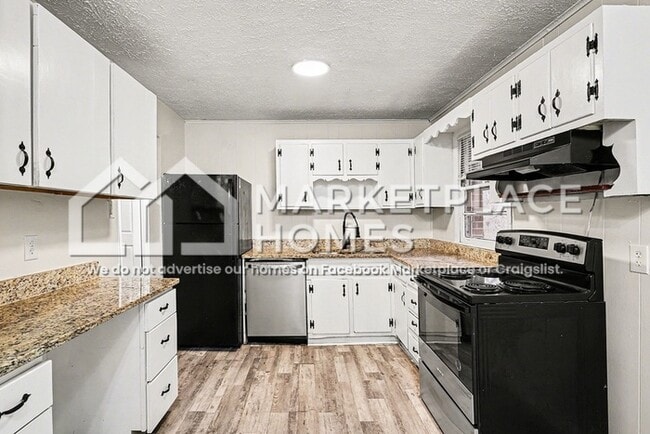 Building Photo - 8246 Collier St SW