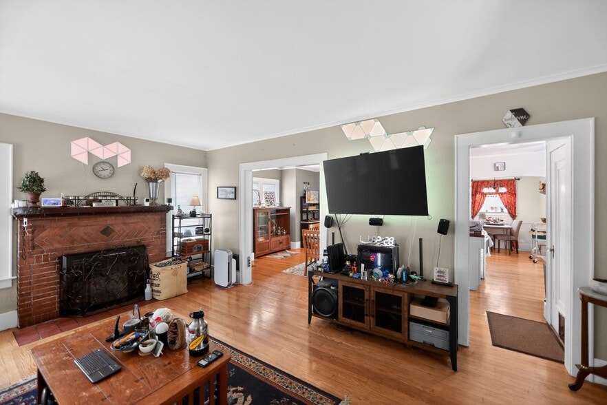 Building Photo - 151 Wolcott Ave