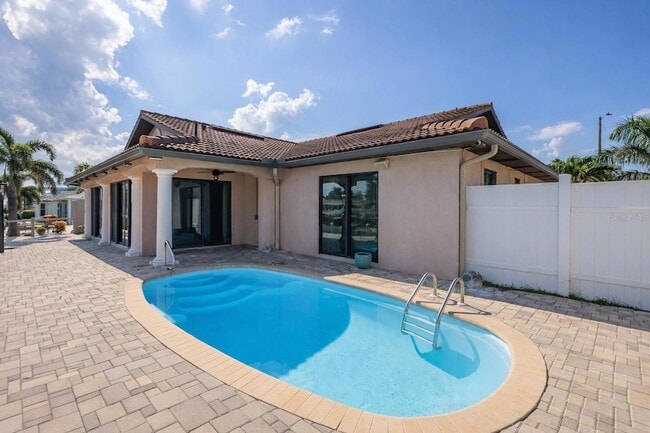 Building Photo - 3841 Rudder Way