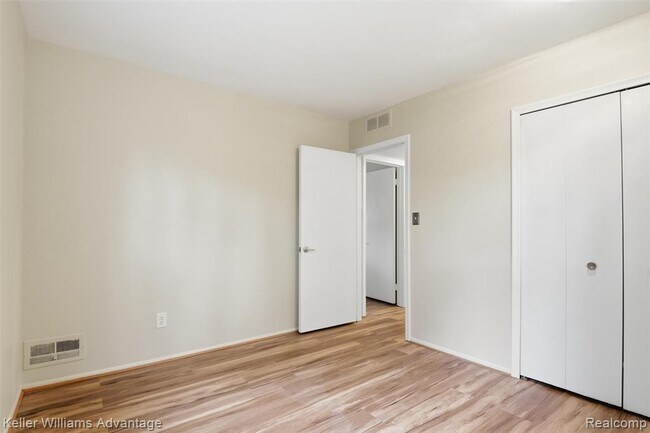Building Photo - 23645 Ripple Creek