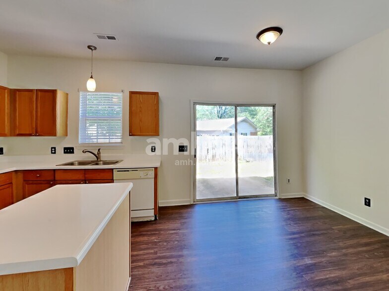 Building Photo - 1517 Braveheart Ln