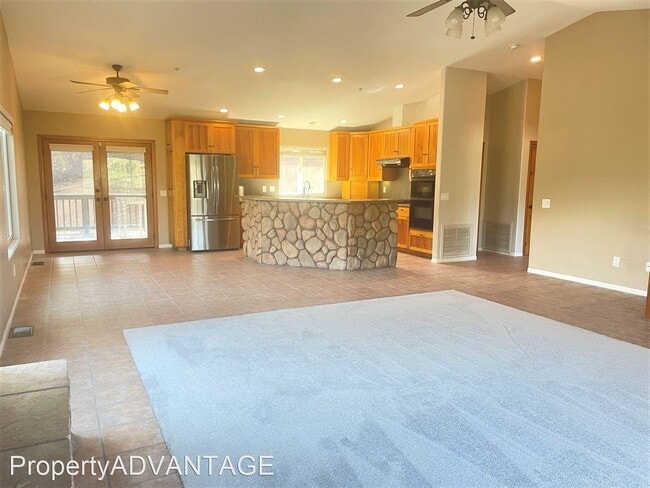 Building Photo - 3 br, 2.5 bath House - 731 Lingel Dr