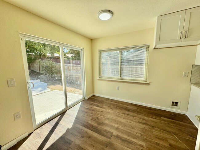 Building Photo - *COMING SOON* *MOVE IN SPECIAL* Beautiful 3-Bedroom/ 2 Bath REMODELED Home!