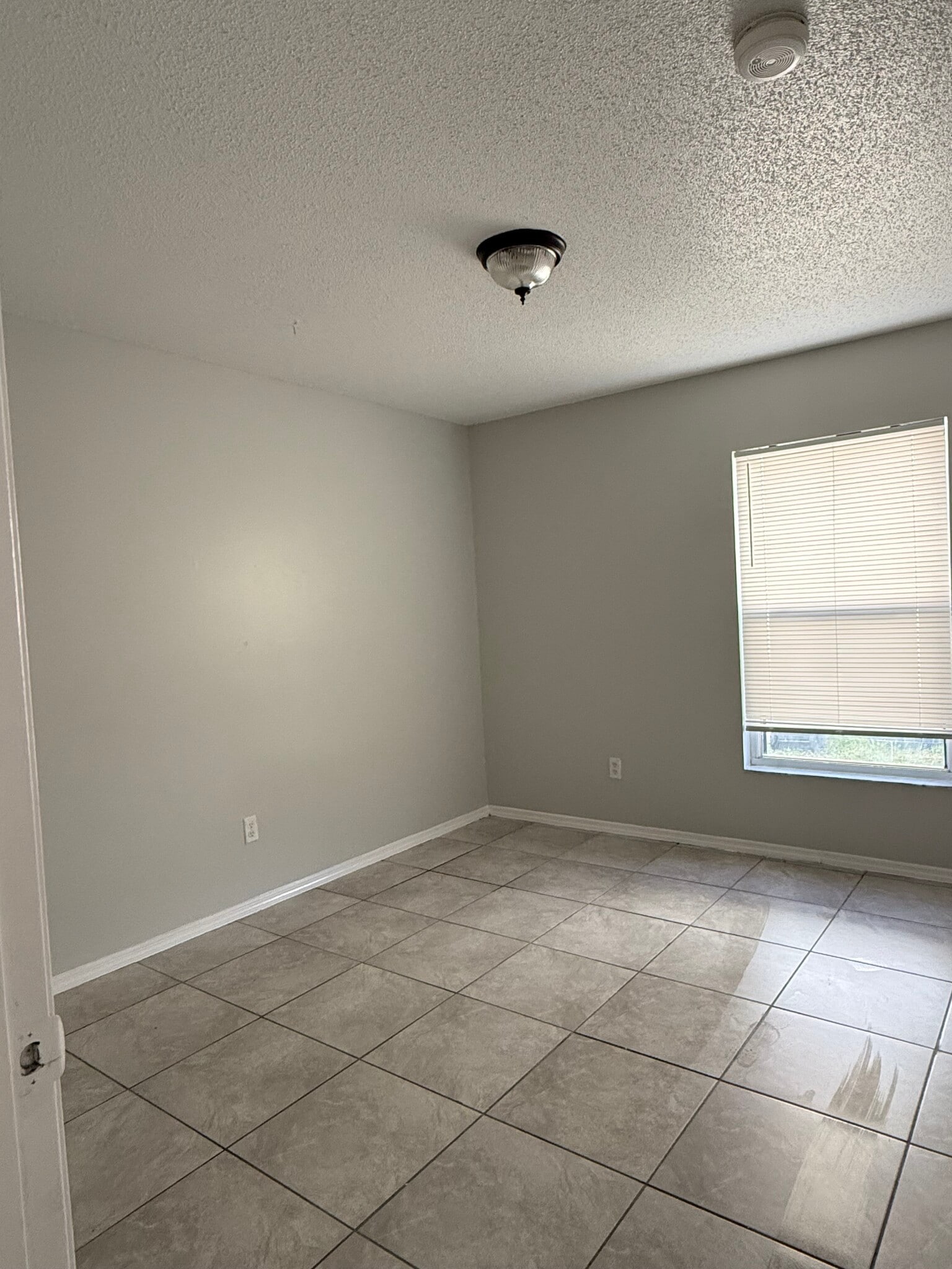 Building Photo - 2161 Jessa Dr