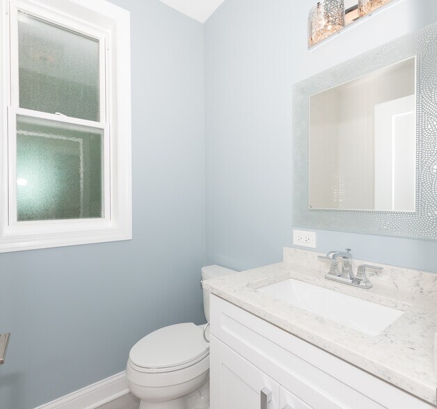 Building Photo - 4429 N Kimball Ave
