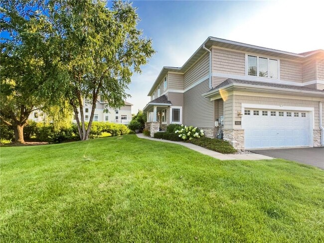 Building Photo - 5080 Yuma Ln N