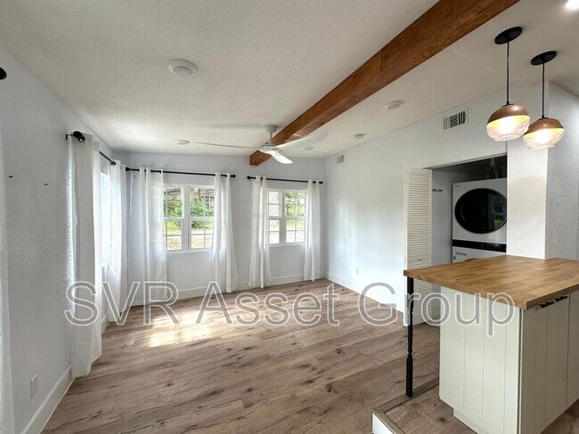 Building Photo - 8054 Graff Ln