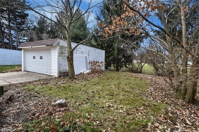 Building Photo - 2346 Westmoor Rd