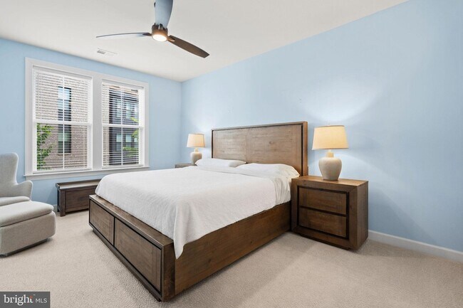 Building Photo - 3925 Fair Ridge Dr