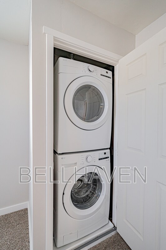 Building Photo - 134 W Main St