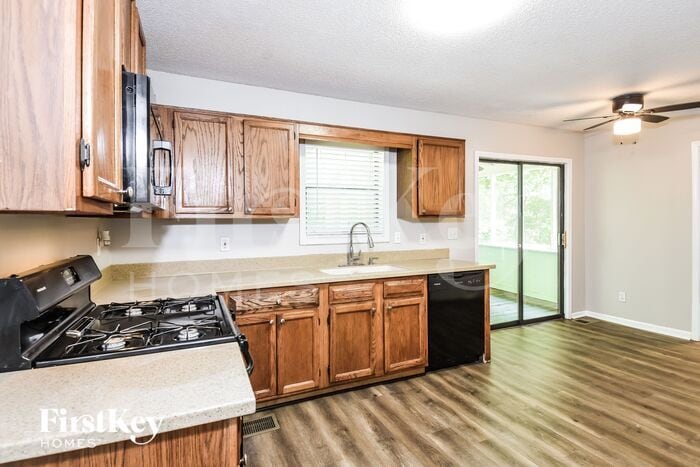 Building Photo - 5988 Bayside Dr NW