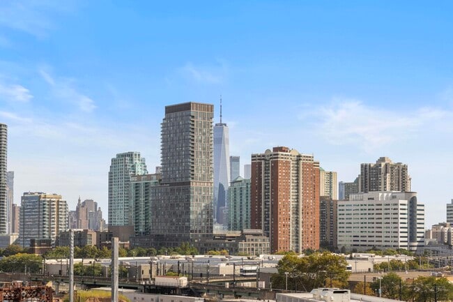 Building Photo - 700 Grove St