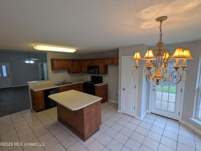 Building Photo - 947 Clubhouse Dr