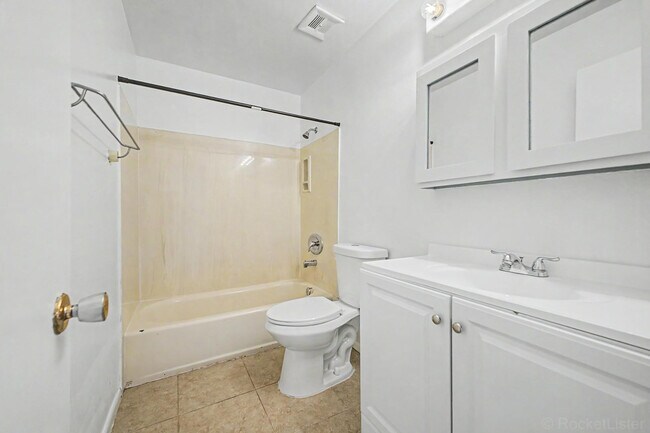 Building Photo - 4522 N 15th Ave