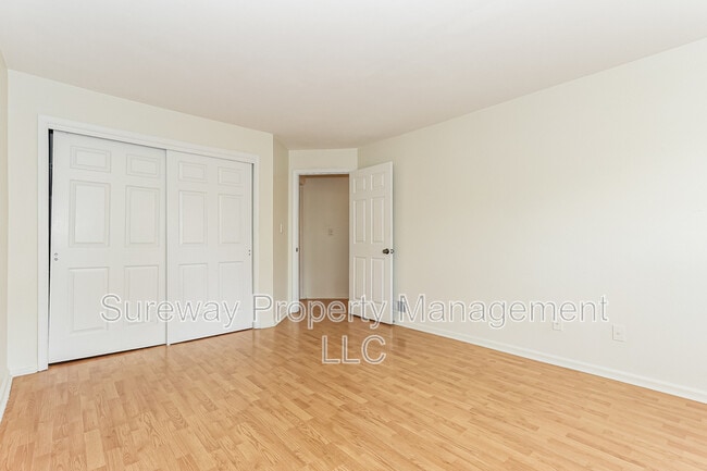 Building Photo - 447 Meade Ct