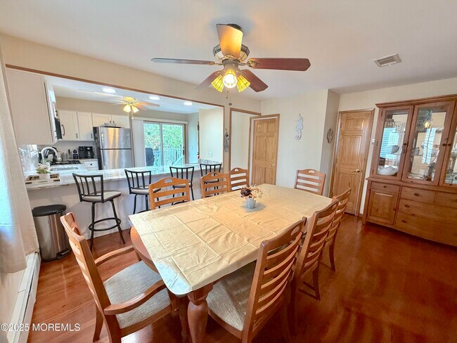 Building Photo - 106 Trinidad Ave