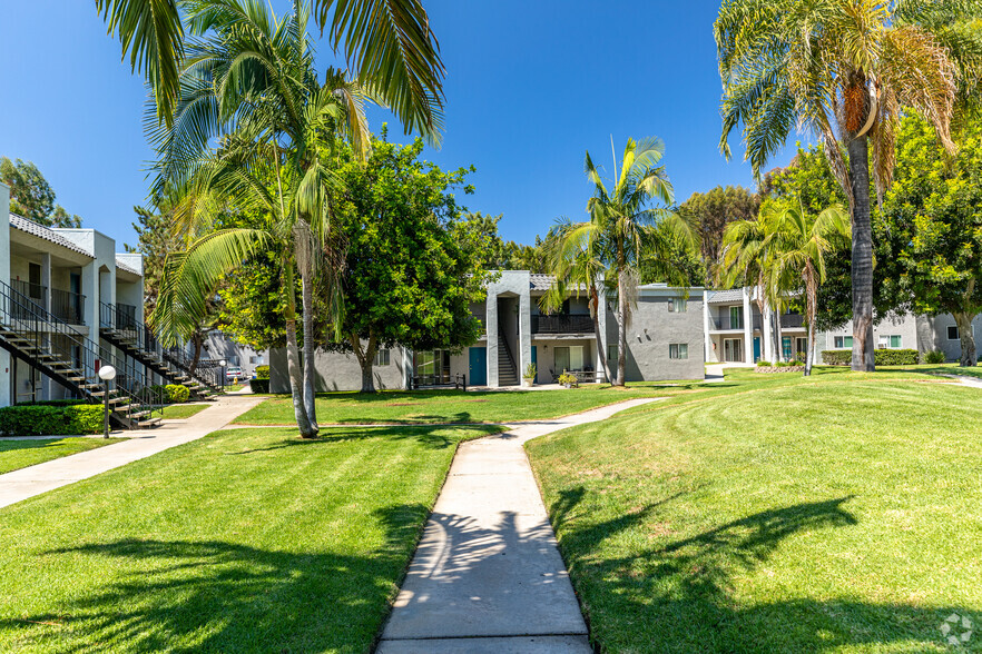 Primary Photo - Carroll Apartments