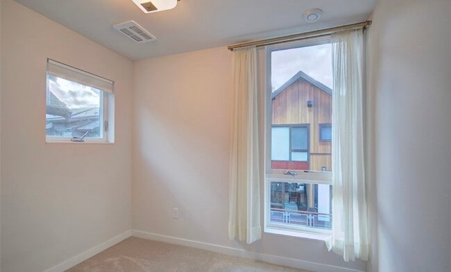 Building Photo - 6546 32nd Ave NE