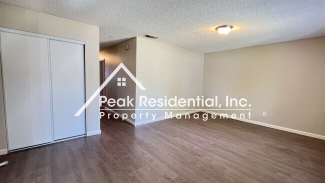 Building Photo - 3 br, 2 bath House - 5912 Birchglade Way