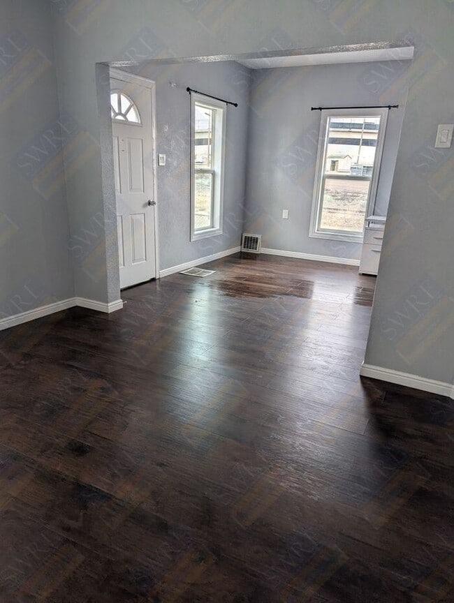 Building Photo - Available now! View Today by calling Rentl...
