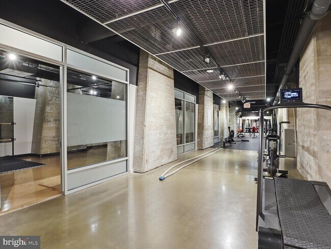 Building Photo - 1200 Steuart St