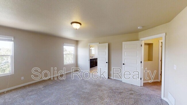 Building Photo - 1145 Antrim Loop