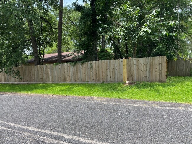 Building Photo - 24600 Darkwood Ct