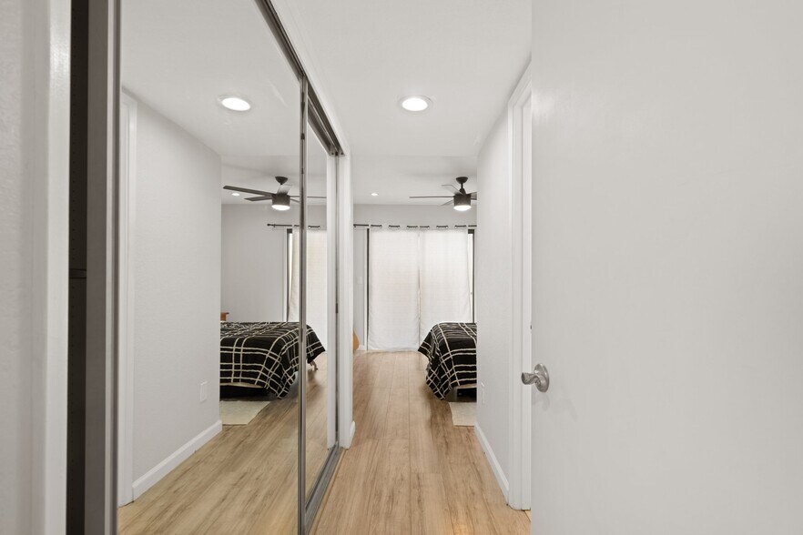 Building Photo - 14500 Palmas Dr