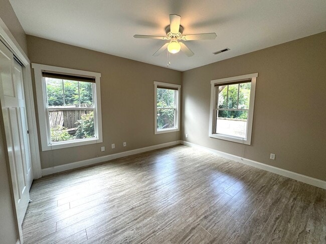 Building Photo - Downtown - Contemporary Apartment minutes ...