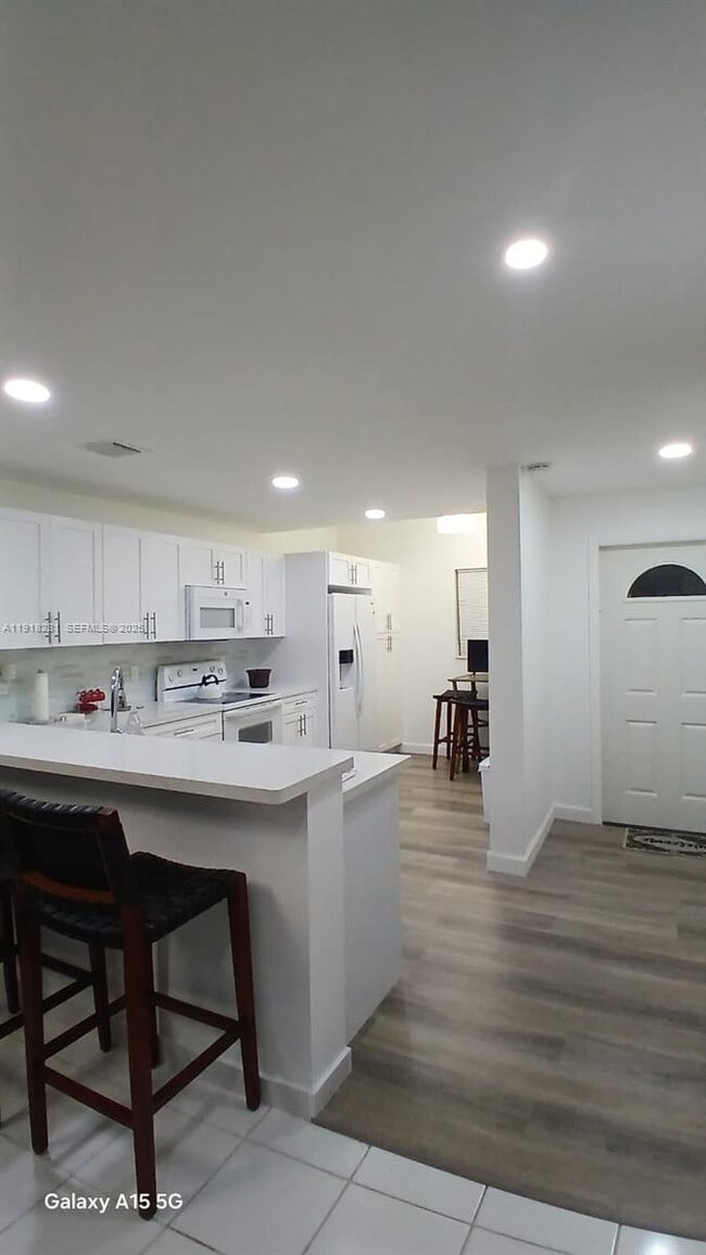 Building Photo - 3851 Estepona Ave