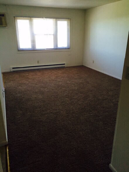 Building Photo - 106 N Holmen Dr