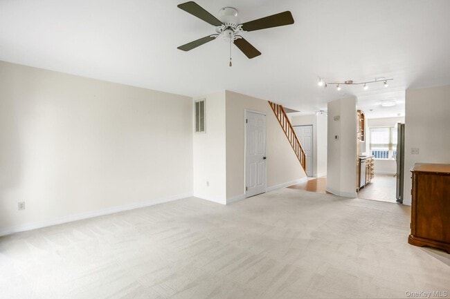 Building Photo - 113 Leeward Ln