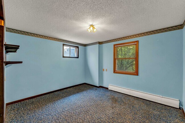 Building Photo - 40 Deep Creek Rd