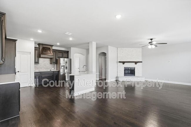 Building Photo - 3543 Beaumont Dr