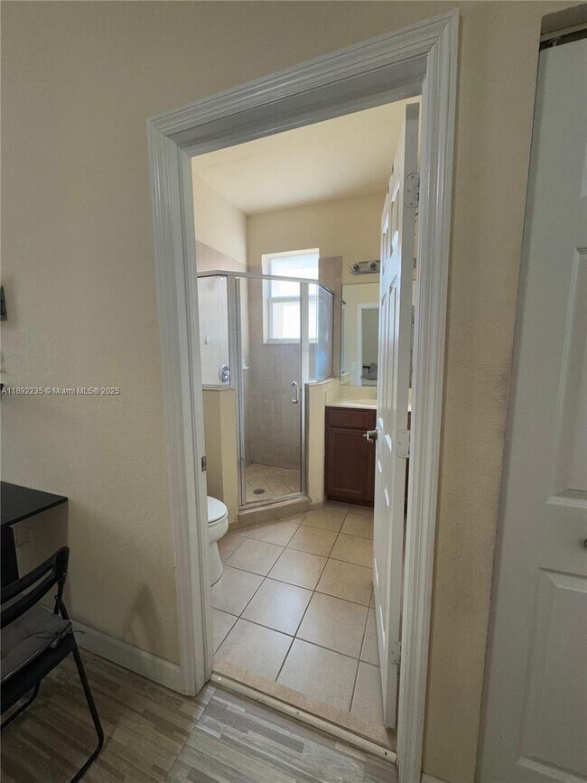 Building Photo - 9050 SW 169th Ct