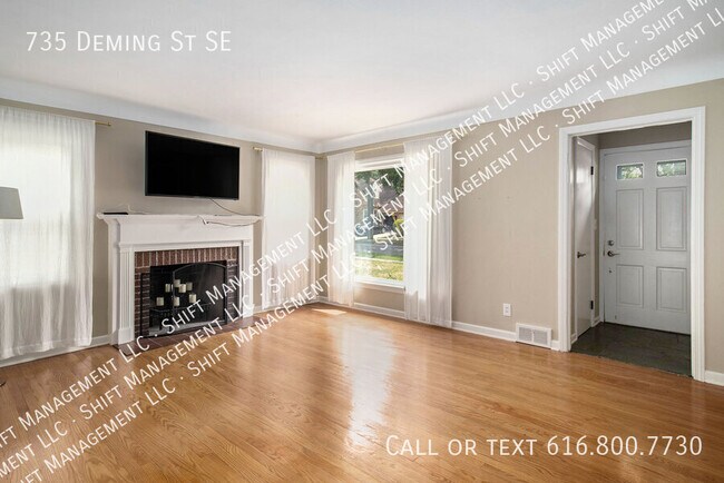 Building Photo - 735 Deming St SE