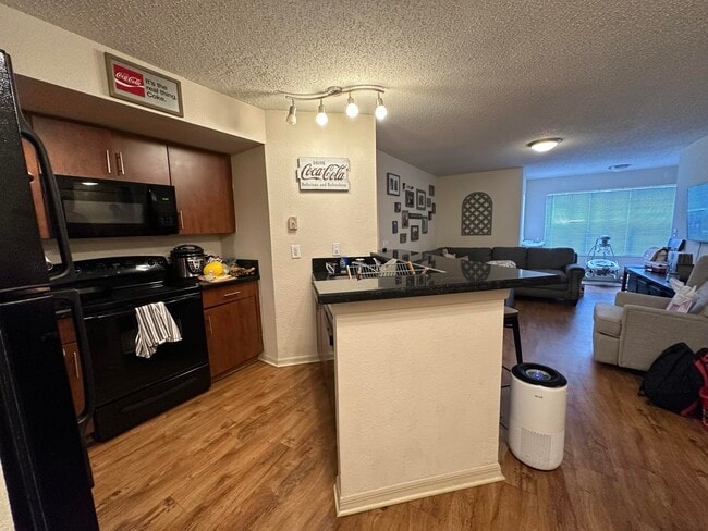 Building Photo - 12980 Vista Isles Dr